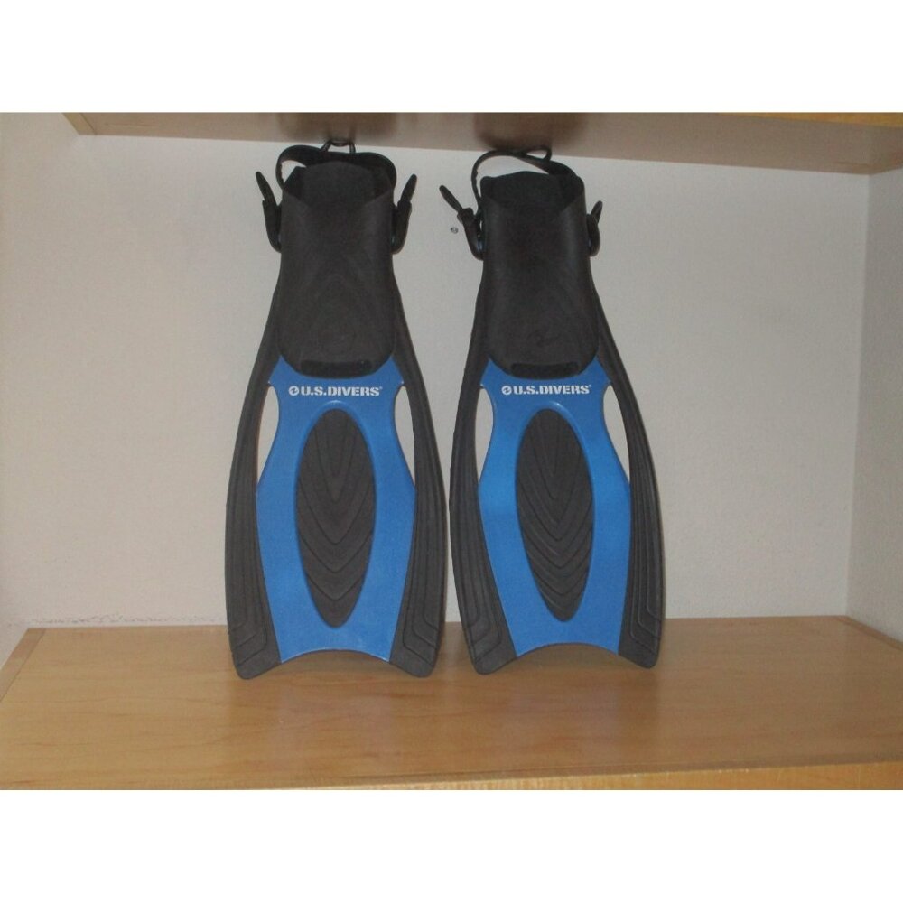 U.S. Divers Set of 2 Black and Blue Fins Size Large 10-13 Good Pre Owned Shape